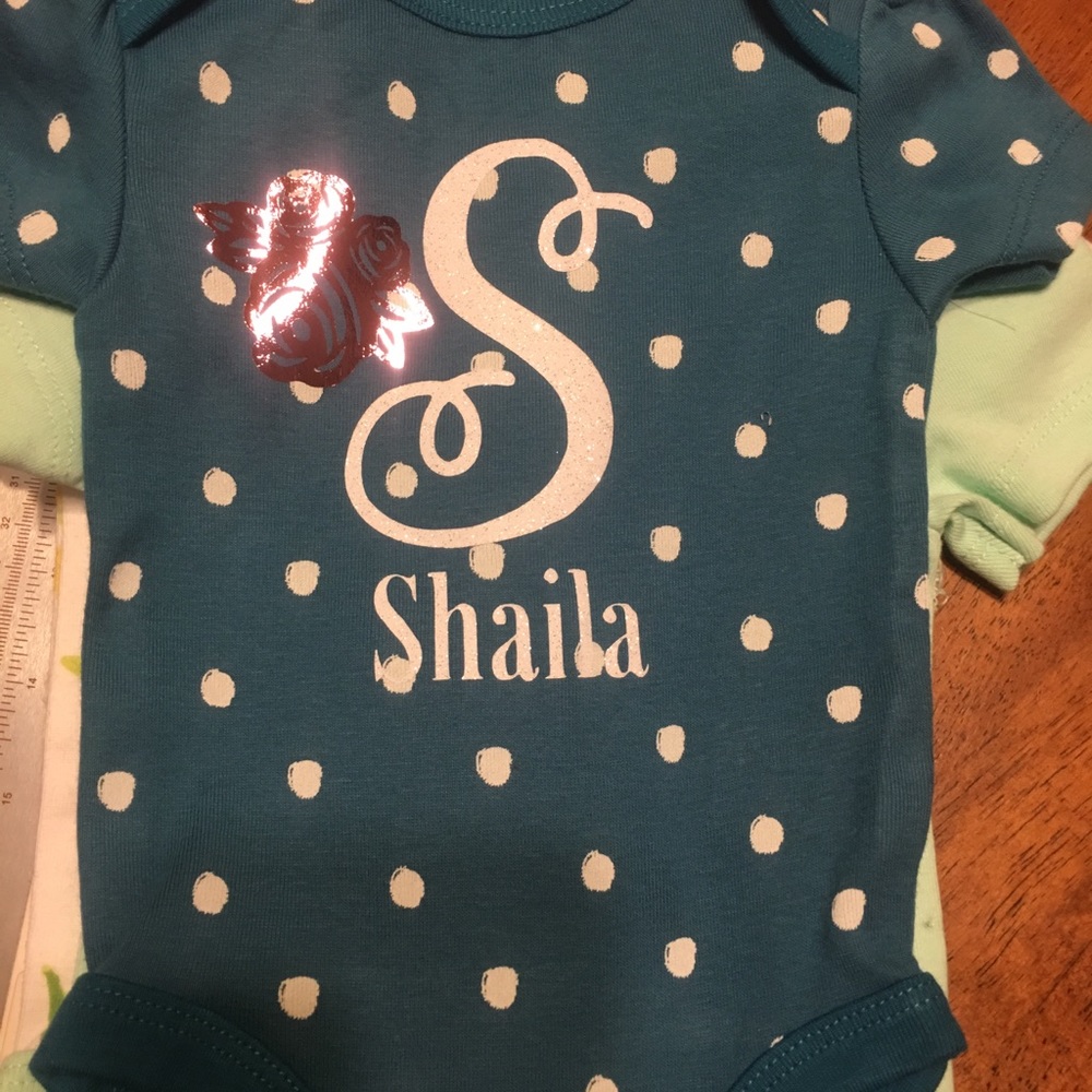 Designed onesies and shirts - Picture 5 of 5